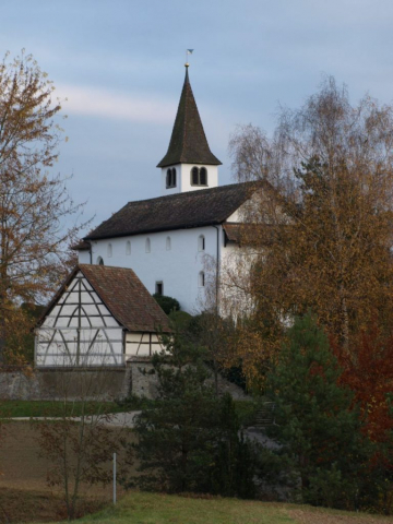 Die Bergkirche im Herbst